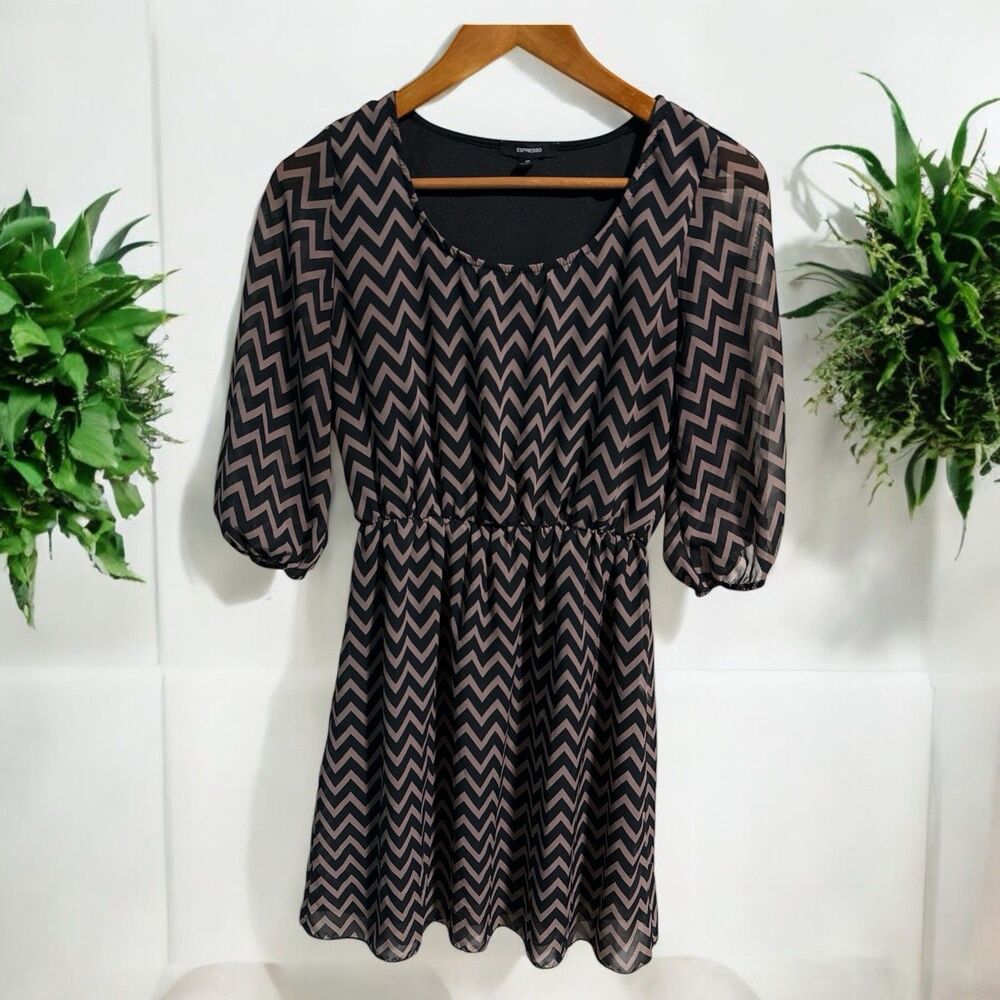 Espresso Dress Size M Pink Black Chevron Print Fitted Waist